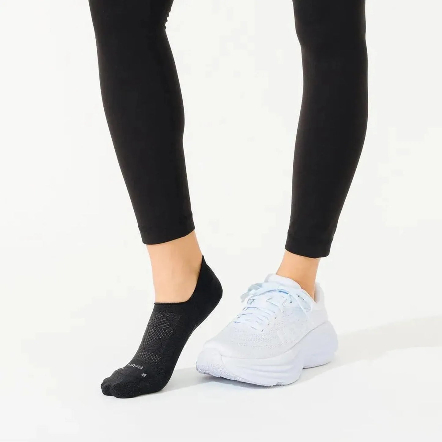 Elite Light Cushion Invisible Socks