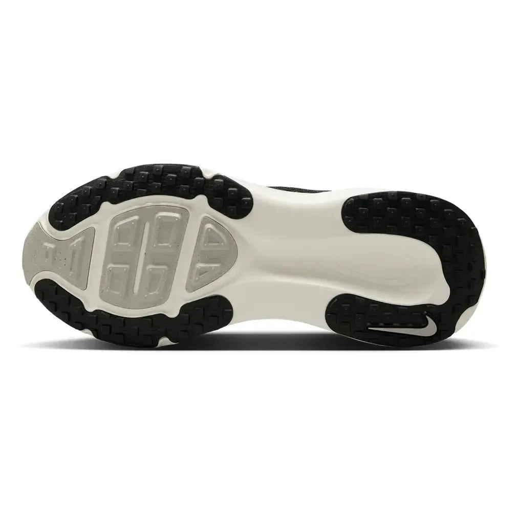Women's Vomero 18 Running Shoes Black and Summit White