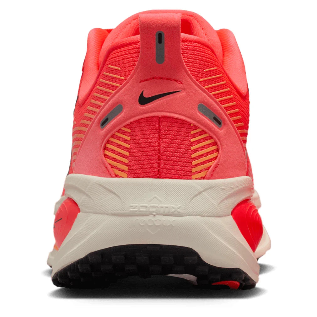 Women's Vomero 18 Running Shoes Hot Lava and Black