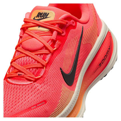 Women's Vomero 18 Running Shoes Hot Lava and Black